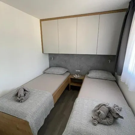 Apartment Family-friendly With Swimming Pool Drage, Biograd - 27813 *